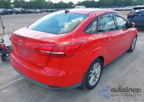 2015 Ford Focus Se z USA, uszkodzony, nr VIN 1FADP3F2XFL237938